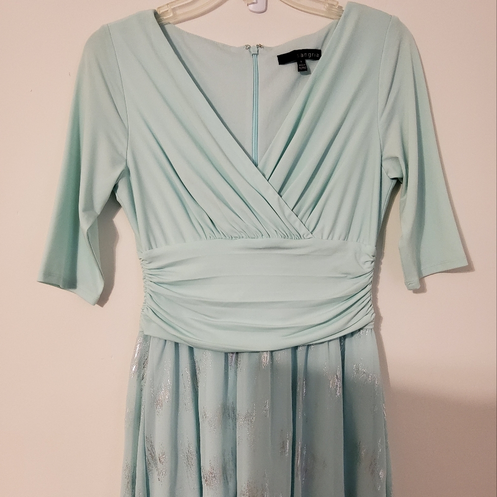 Sangria Stretch Mint Green Surplice Fit & Flare Dress Size 4 - Picture 2 of 10